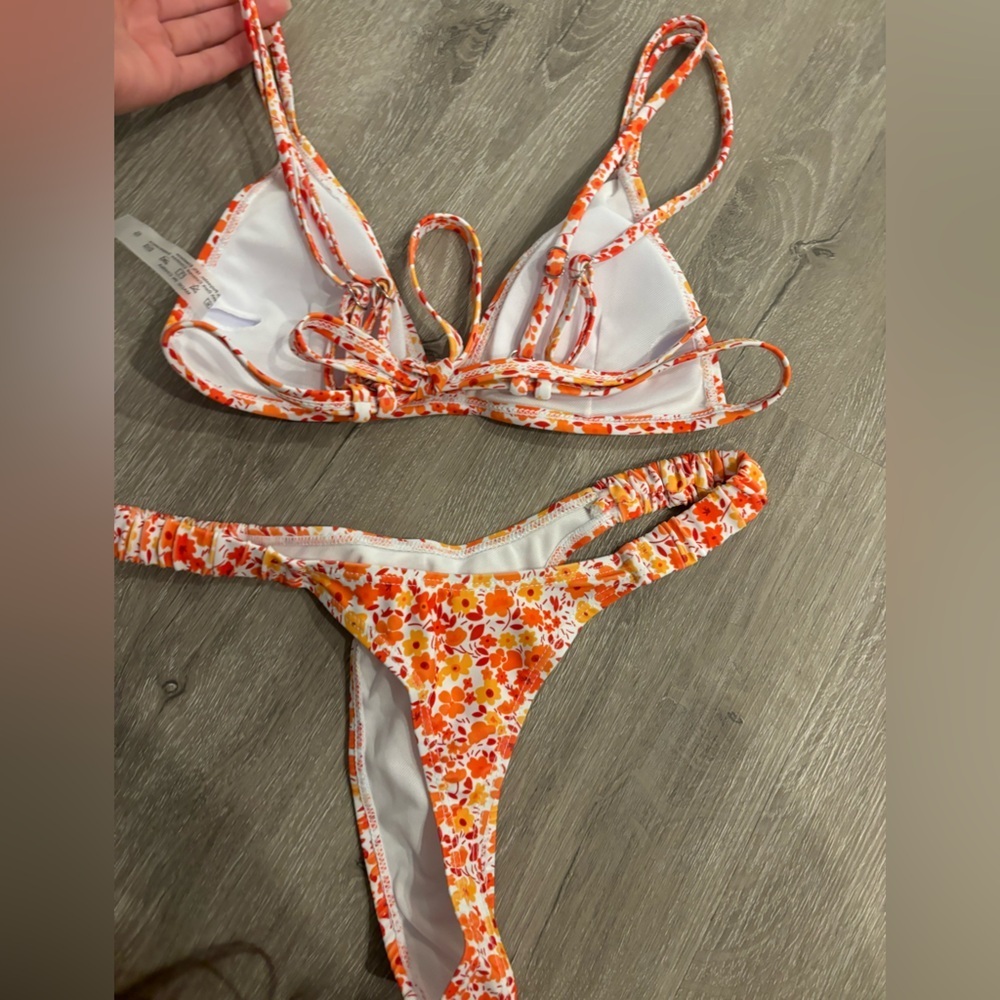 SHEIN Orange Floral Bikini Set SMALL NWT - Picture 2 of 3